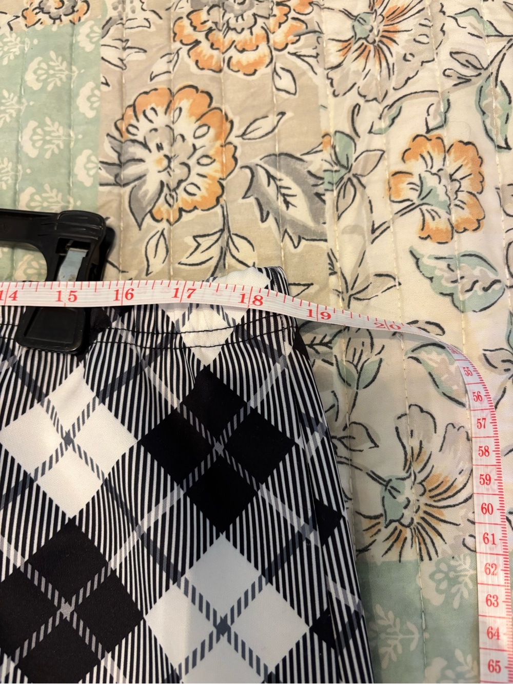 Houndstooth Pencil Skirt - Black & White - Picture 4 of 6